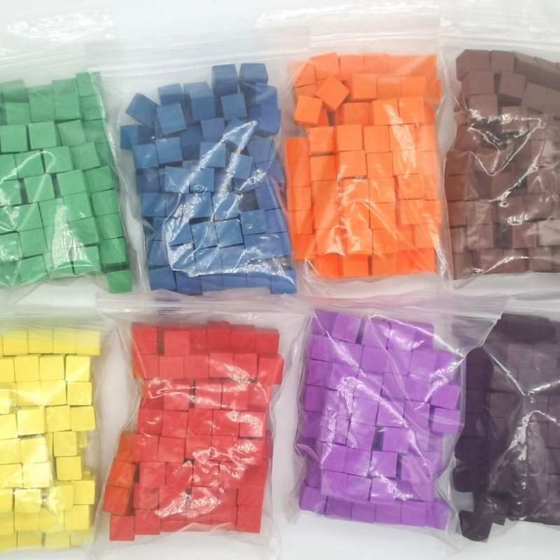 Board Game Impostor - 100 Adet/grup 10mm Ahşap Küpler Renkli